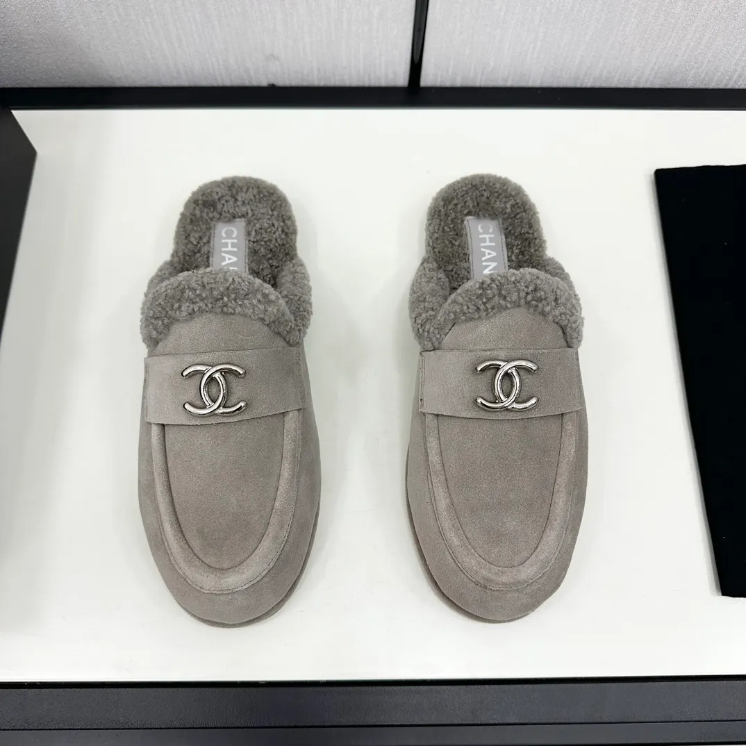 👟👟Ex-factory price 600👟👟Chanel 24K new furry loafers and Teddy furry shoes for autumn and winter. Very comfortable. Maillard brown is still very suitable for autumn and winter~ Suede upper, fur lining integrated, leather outsole Size: 35-39, other sizes are customized